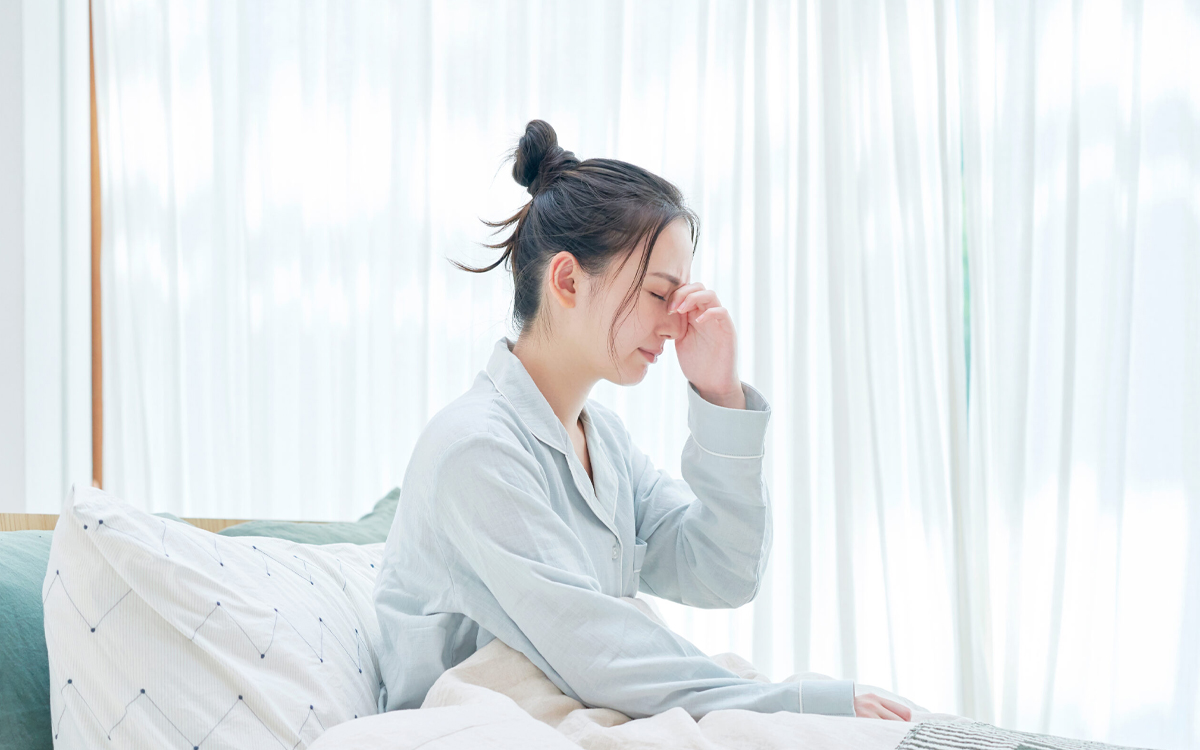 寝る前や寝起きに歯が痛みやすい原因とは？